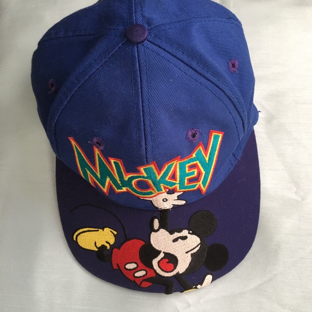 Mickey Mouse cap - Picture 1 of 4